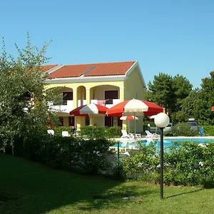 villaggio-borgo-dellulivo.hotelinveneto.com/